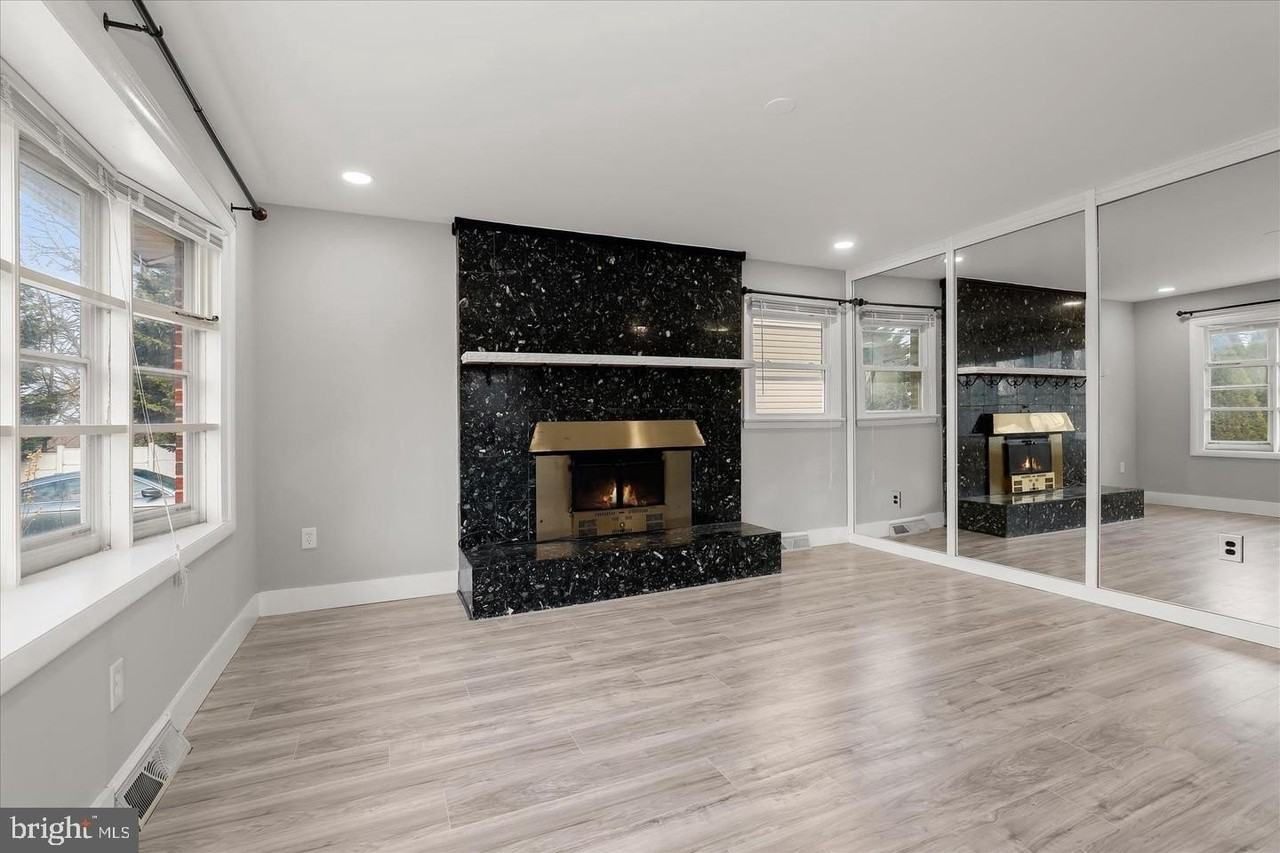 517 Winters Ln - Photo 7 of 44