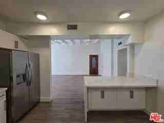 1635 S Beverly Glen Blvd #6 - Photo 5 of 8