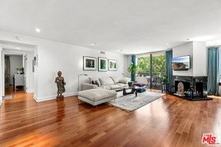 851 N Kings Rd #102 - Photo 3 of 8