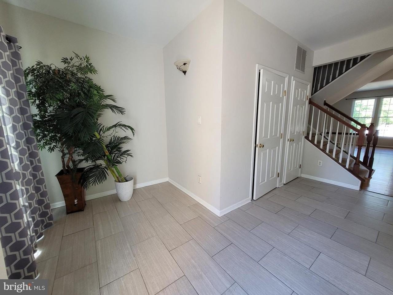 10 Bridle Ct - Photo 2 of 34