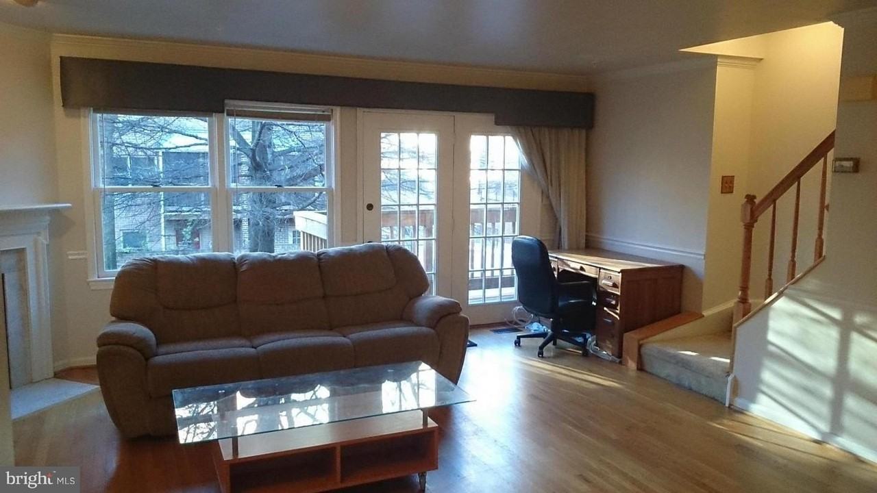 618 N Tazewell St - Photo 3 of 30