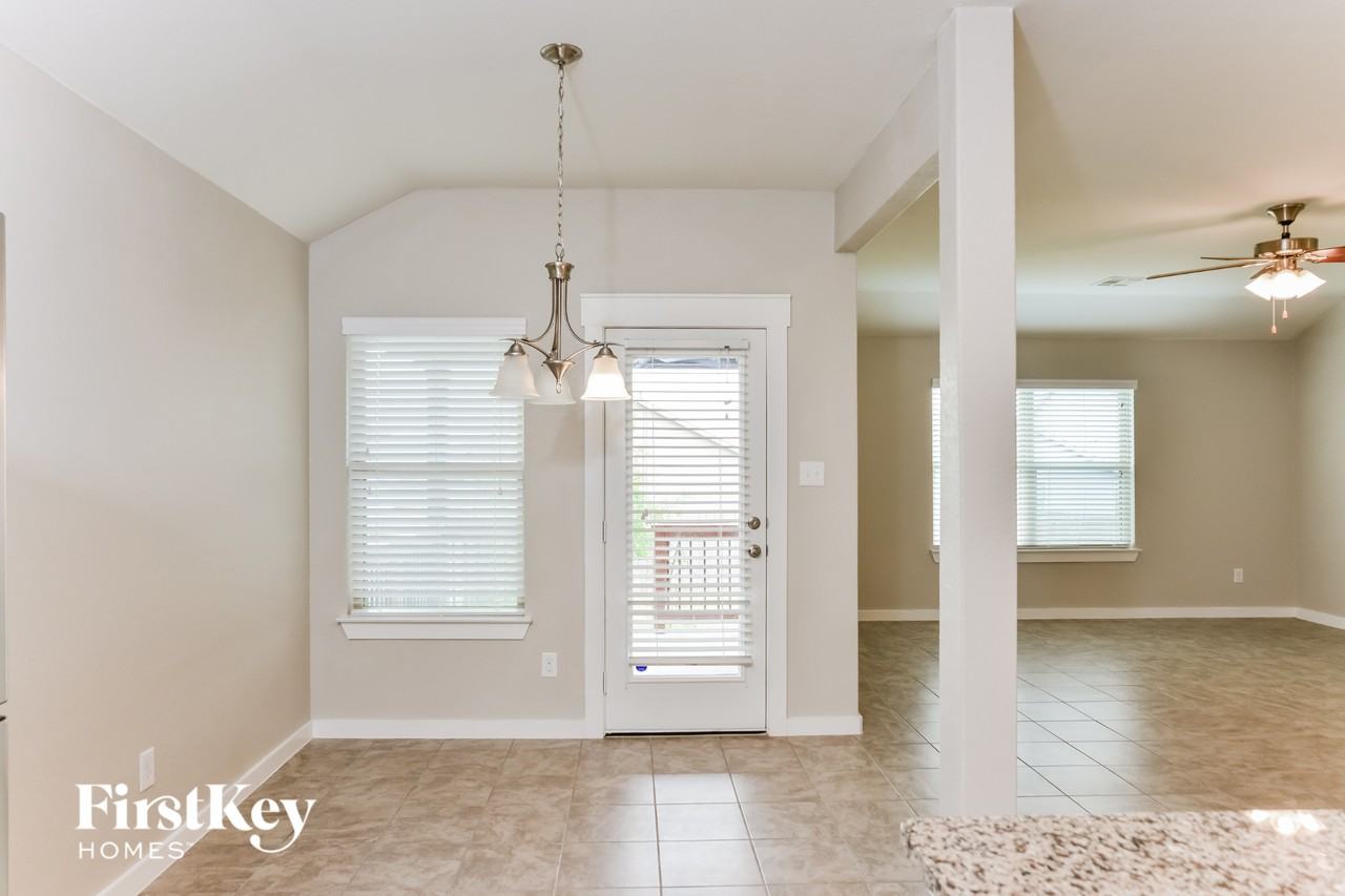 10518 Rosalina Loop - Photo 3 of 15
