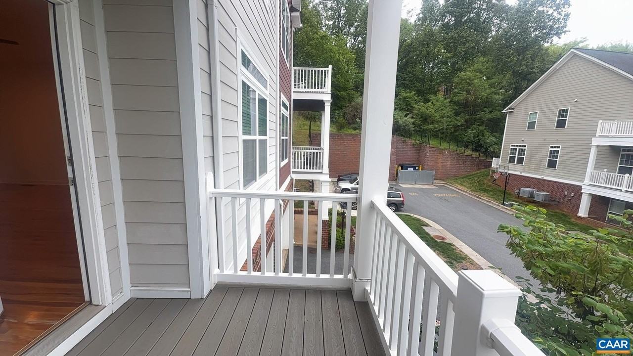 2402 Winthrop Dr - Photo 2 of 8