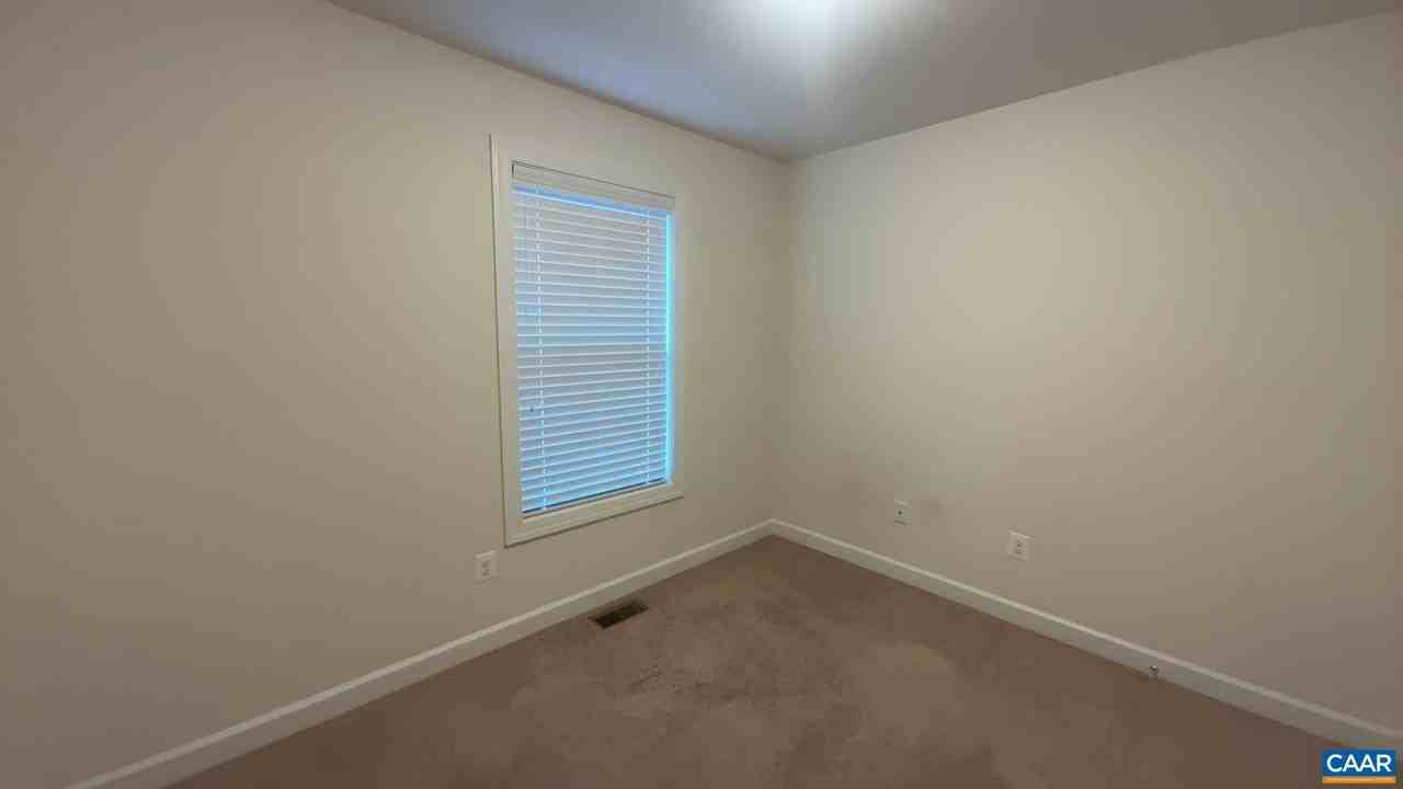 2402 Winthrop Dr - Photo 5 of 8