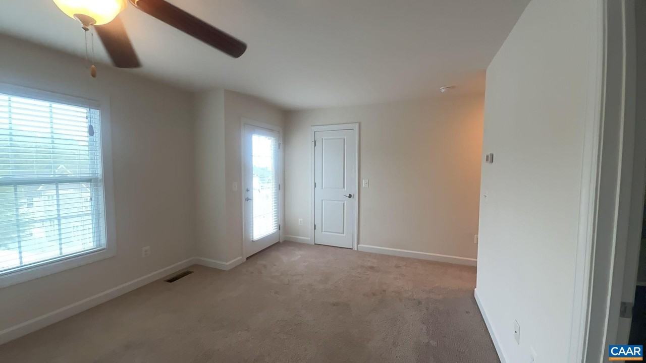 2402 Winthrop Dr - Photo 6 of 8