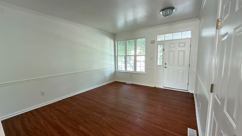 1071 King Way - Photo 3 of 26