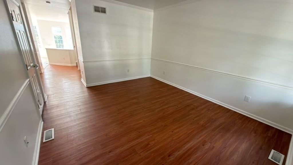 1071 King Way - Photo 4 of 26