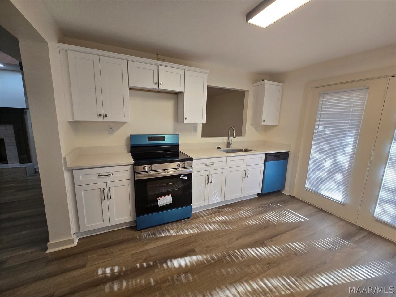 3024 Pelzer Ave - Photo 2 of 29