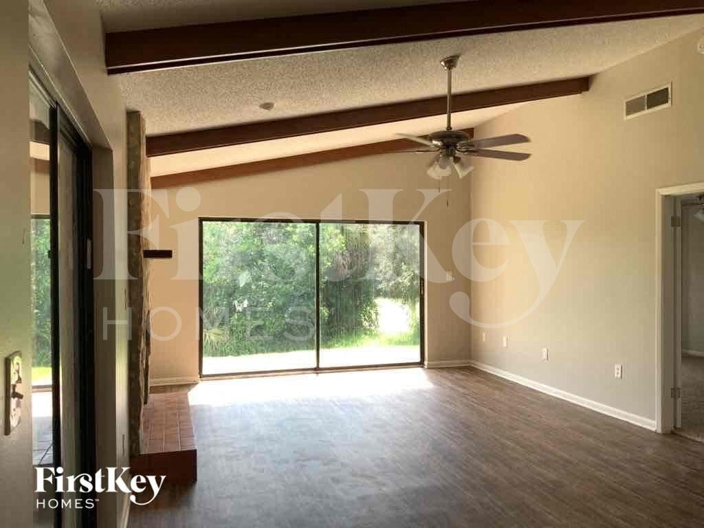 1451 Oak Pl - Photo 5 of 16