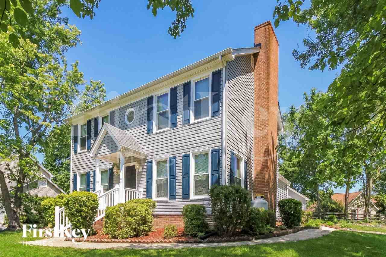 7089 Avenbury Cir - Photo 2 of 15