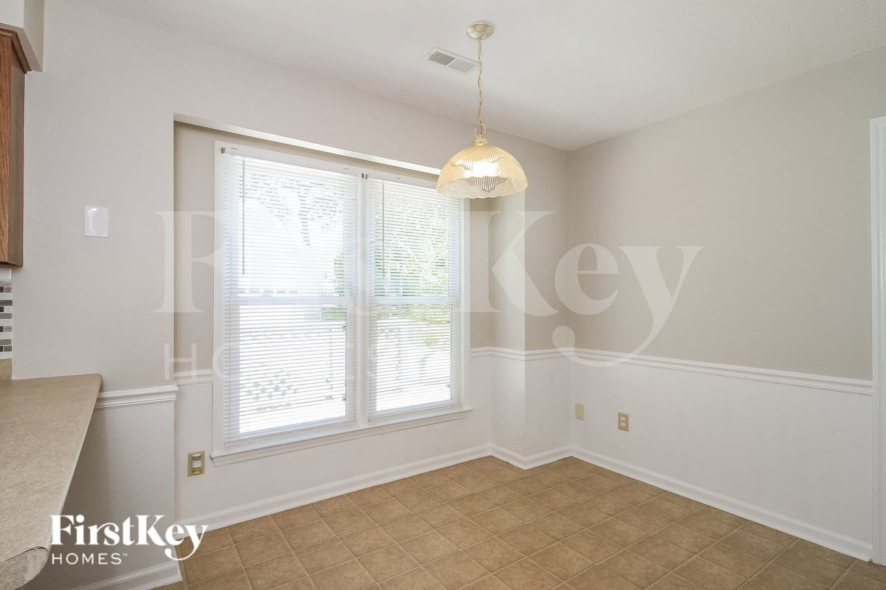 7089 Avenbury Cir - Photo 6 of 15