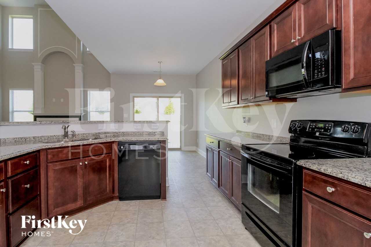 114 Rosemont Ln - Photo 7 of 15