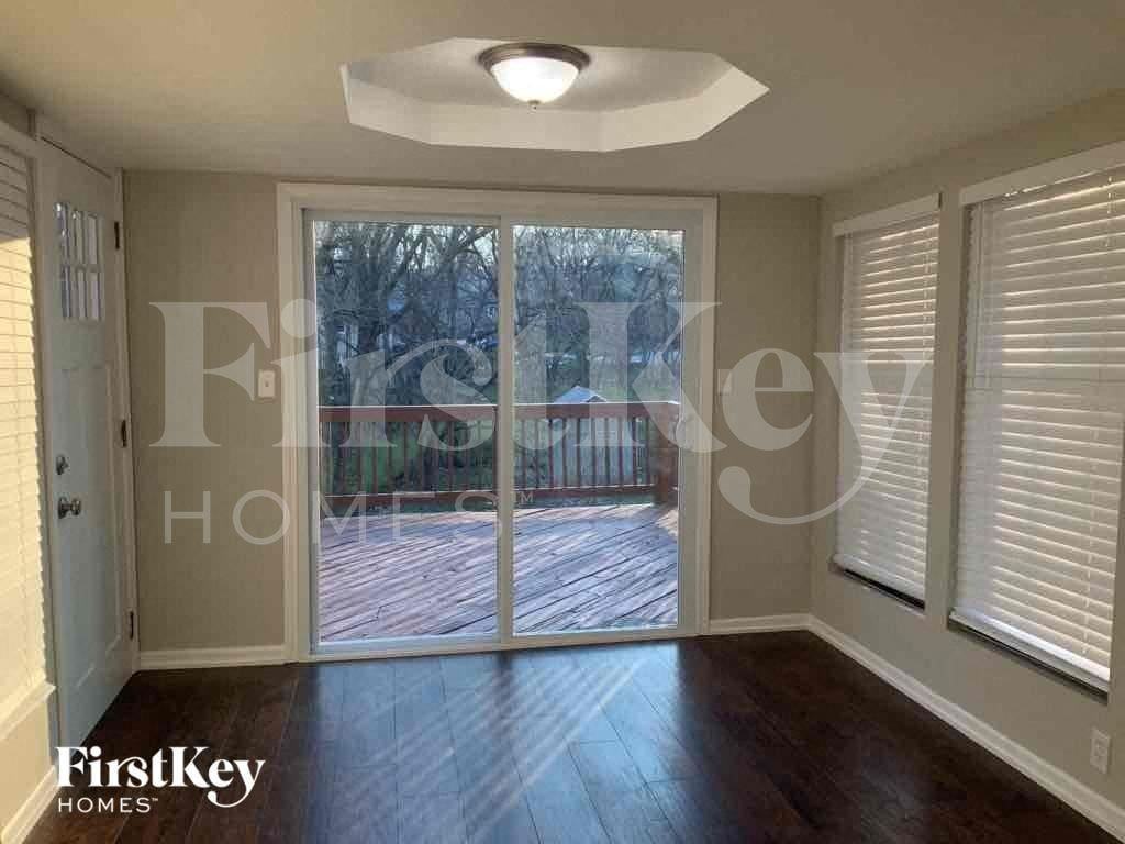 2412 Bridger Dr - Photo 2 of 15