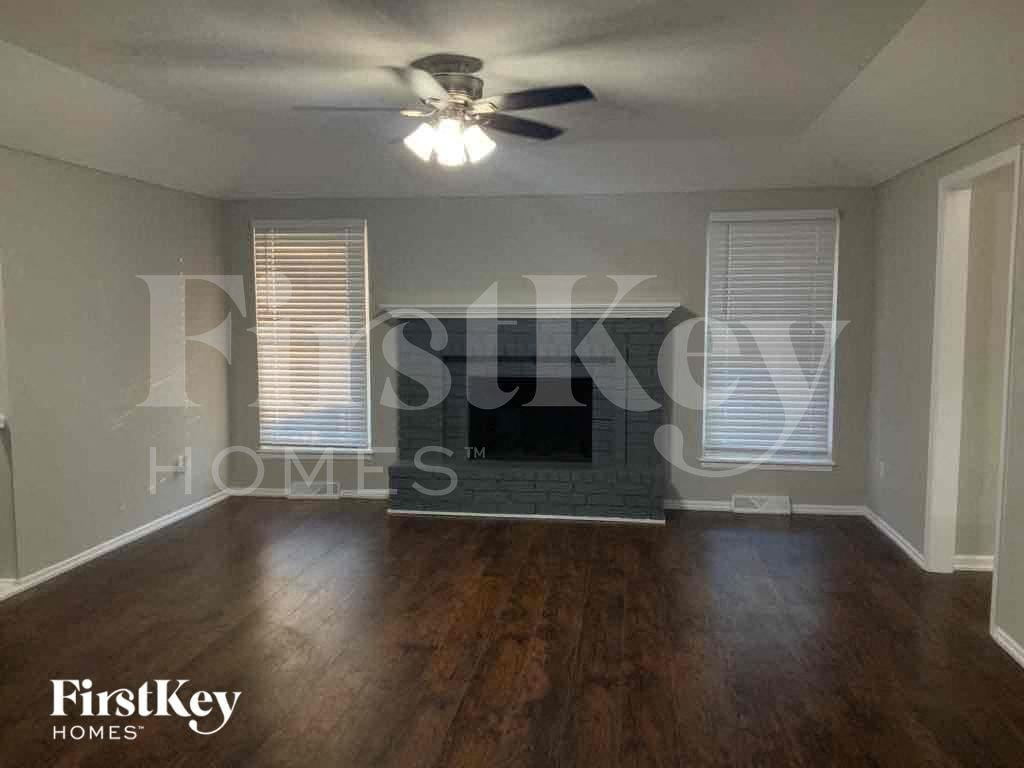 2412 Bridger Dr - Photo 5 of 15