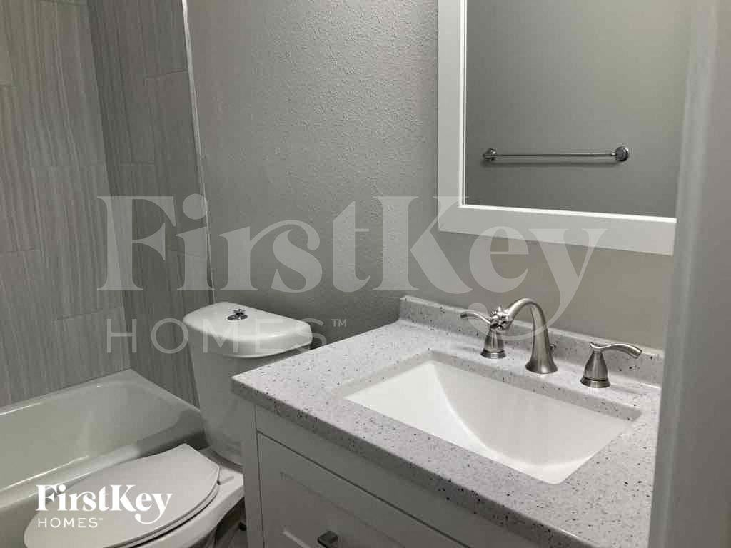 2412 Bridger Dr - Photo 6 of 15