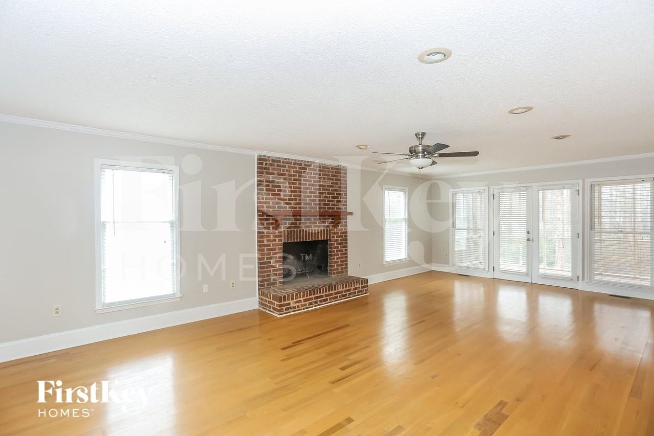 7117 Frances Irene Dr - Photo 4 of 15