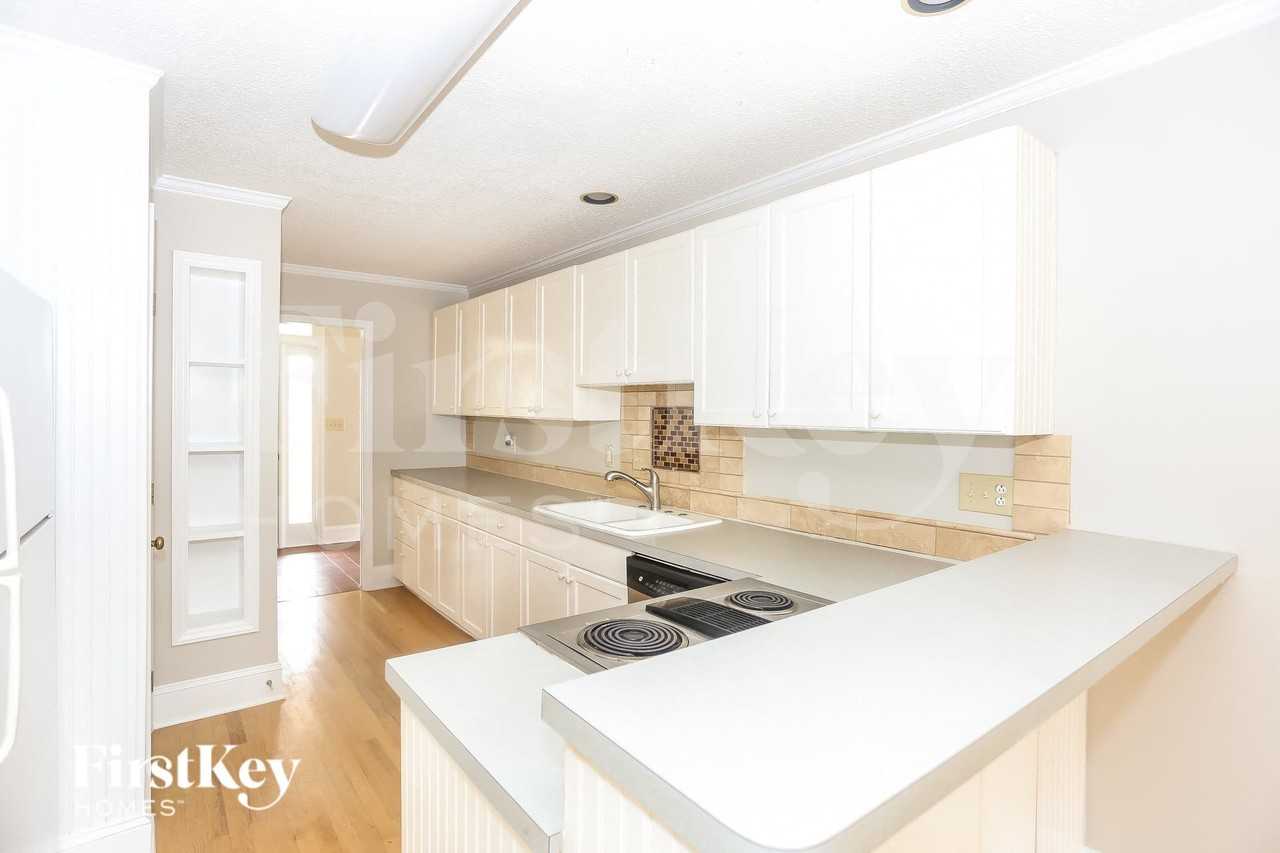 7117 Frances Irene Dr - Photo 6 of 15