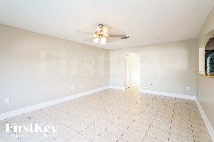 10714 Opus Dr - Photo 3 of 15