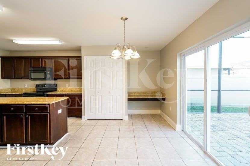 10714 Opus Dr - Photo 5 of 15