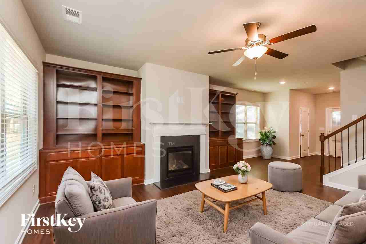 3508 Wheeler Ln - Photo 3 of 18