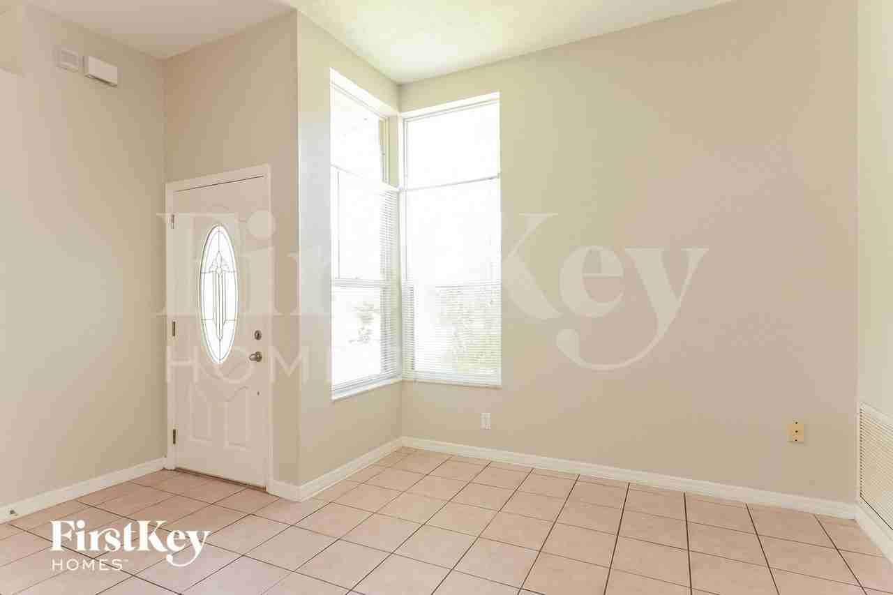 8858 Parliament Ct - Photo 3 of 15