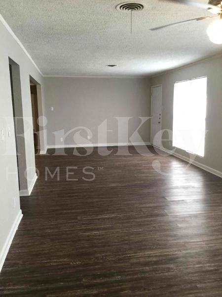 7000 Meadowbrook Dr - Photo 6 of 19