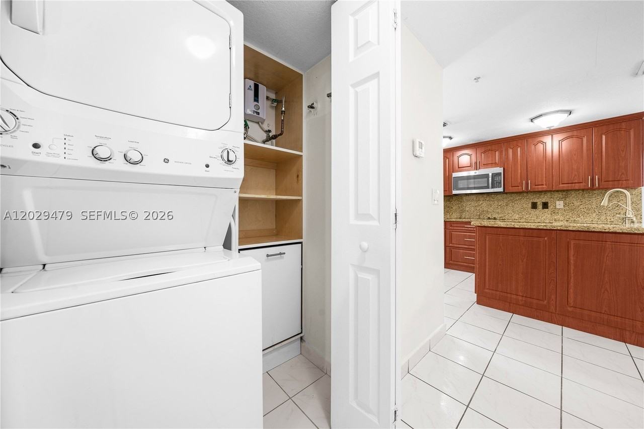 9 E 4th St #101 - Photo 7 of 25