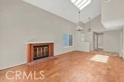 240 Greenmoor - Photo 5 of 6