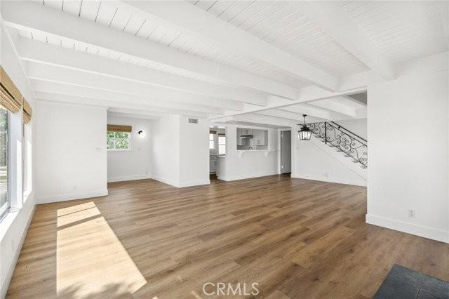 2551 Bayshore Dr - Photo 4 of 7
