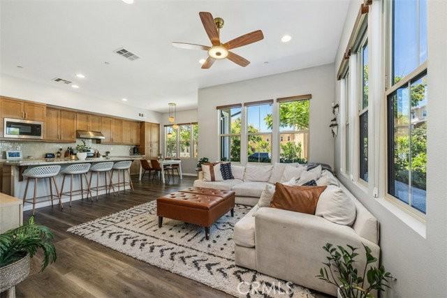 102 Sencillo Pl - Photo 2 of 5