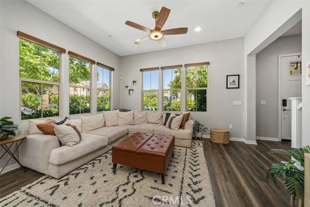 102 Sencillo Pl - Photo 3 of 5