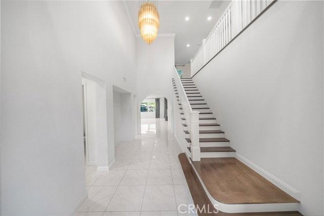 1151 Summit Oak Dr - Photo 2 of 7