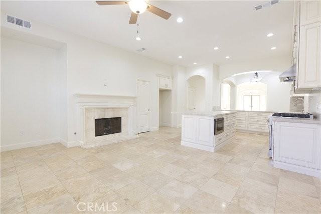 321 9th St - Photo 2 of 6