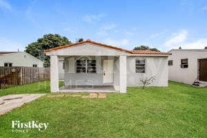 featured image of 2435 Liberty St