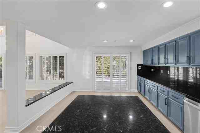 20871 Betron St - Photo 4 of 8