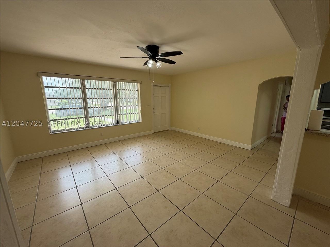 800 Nw 76th Ave - Photo 2 of 22
