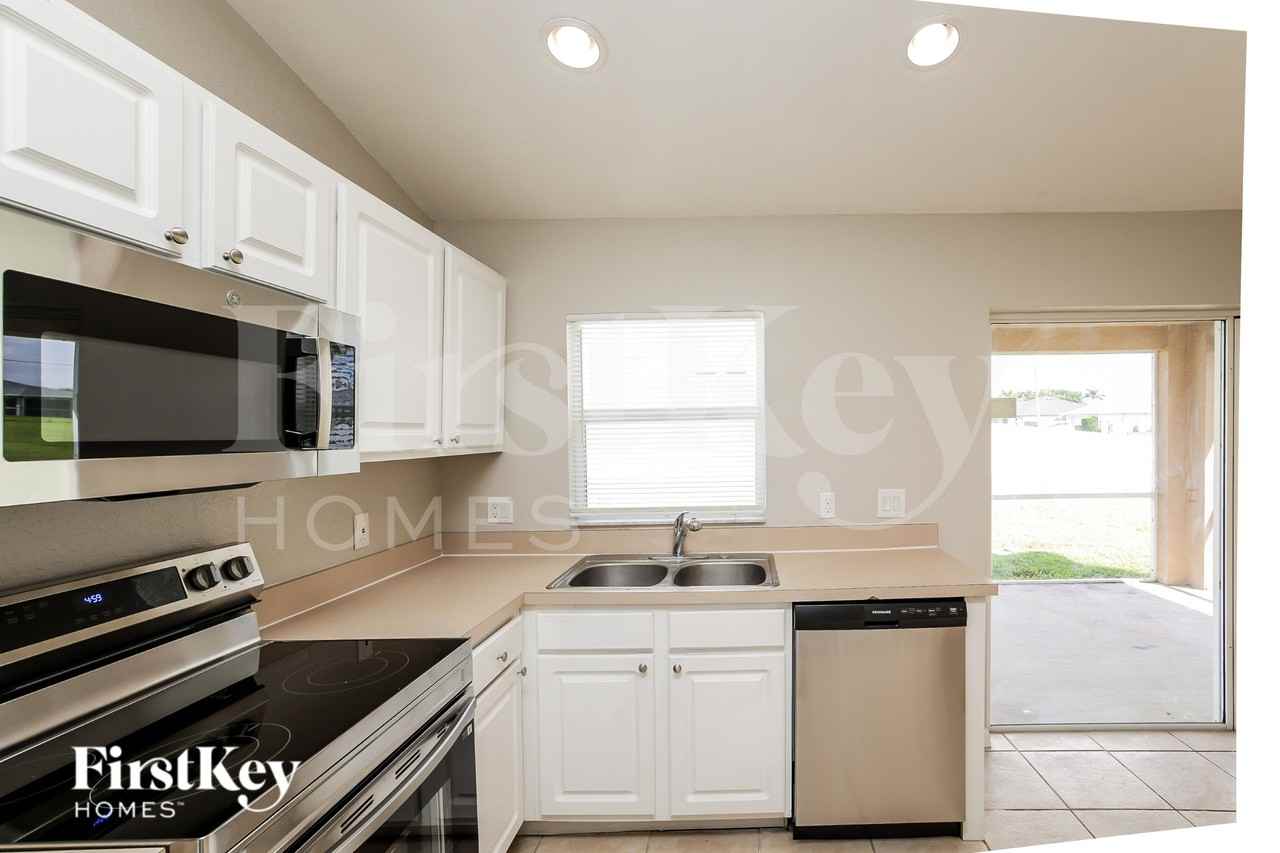 2001 Nw 8th Ter - Photo 7 of 16