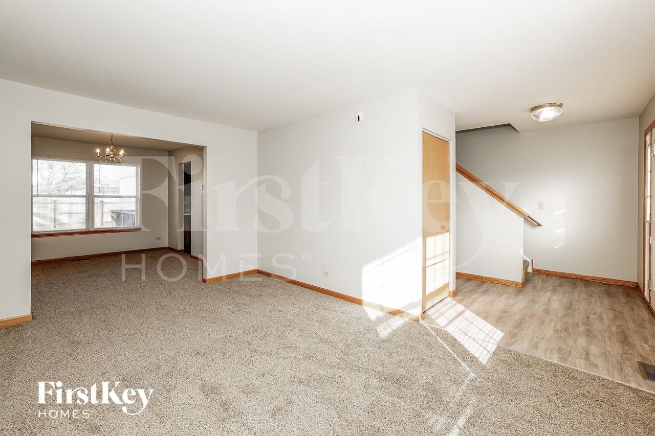 1907 Vermette Cir - Photo 2 of 16