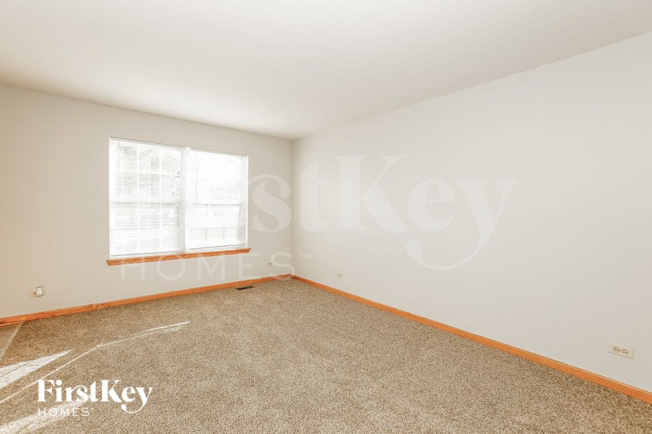 1907 Vermette Cir - Photo 3 of 16