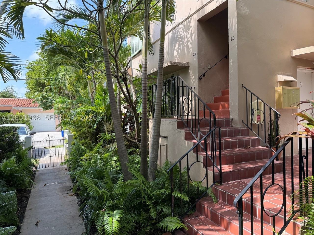 42 Almeria Ave #21 - Photo 6 of 12