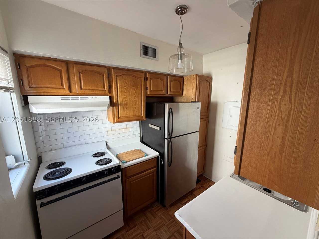 42 Almeria Ave #21 - Photo 7 of 12