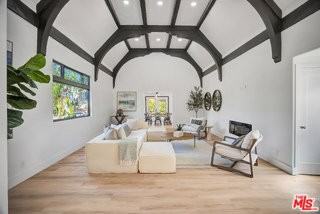 1145 S Longwood Ave - Photo 3 of 8