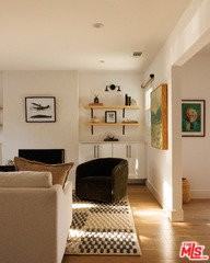 122 N Wilton Pl - Photo 4 of 8