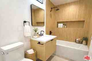 6847 N Figueroa St - Photo 3 of 8