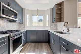 2333 Oak St #3 - Photo 4 of 8