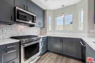 2333 Oak St #3 - Photo 7 of 8