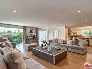 7908 W 81st St - Photo 5 of 8