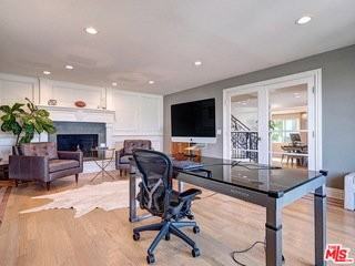 7908 W 81st St - Photo 6 of 8