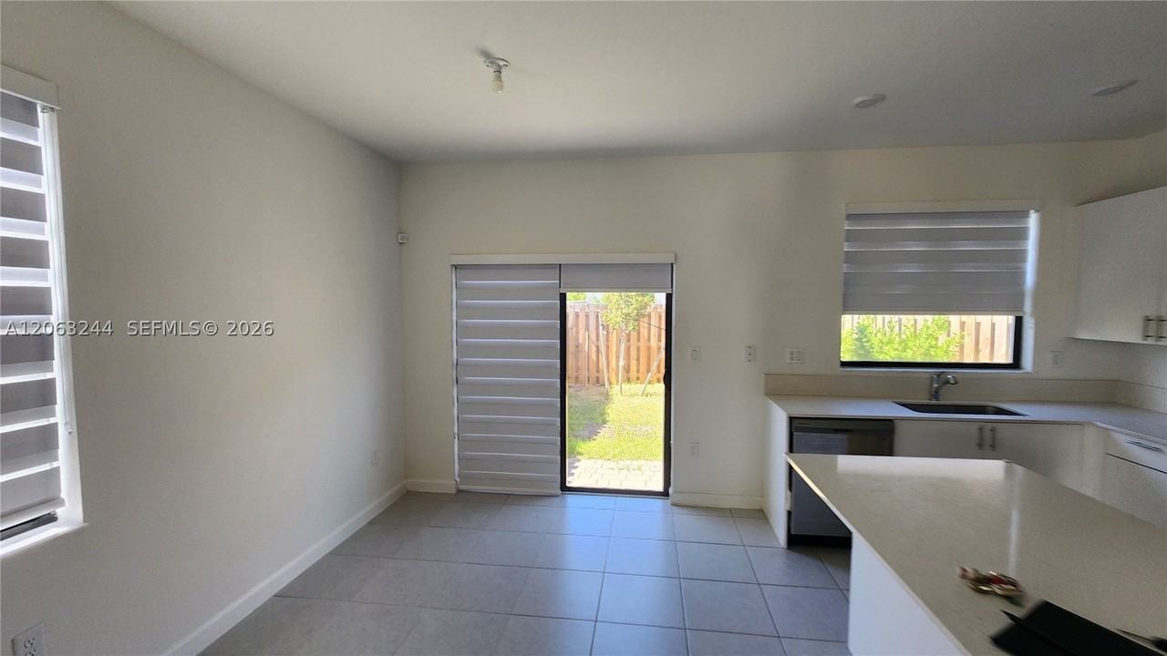 12897 Sw 234th St #12897 - Photo 6 of 33
