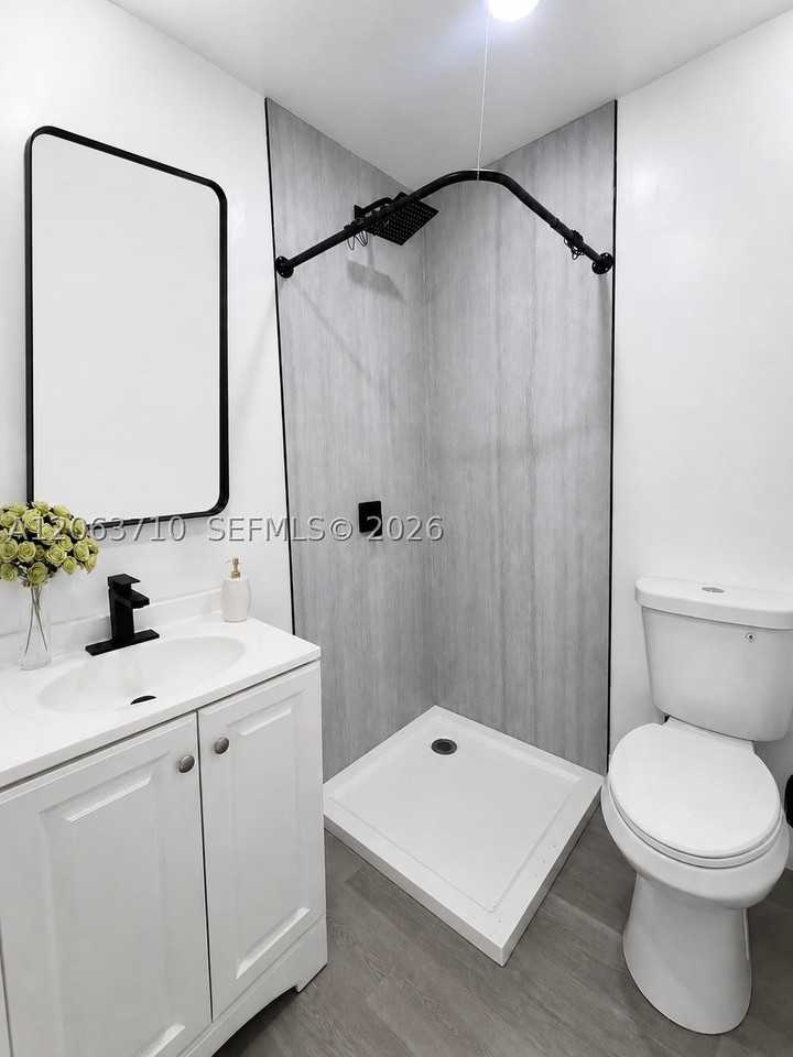 117 Ne 115th St #1 - Photo 7 of 11